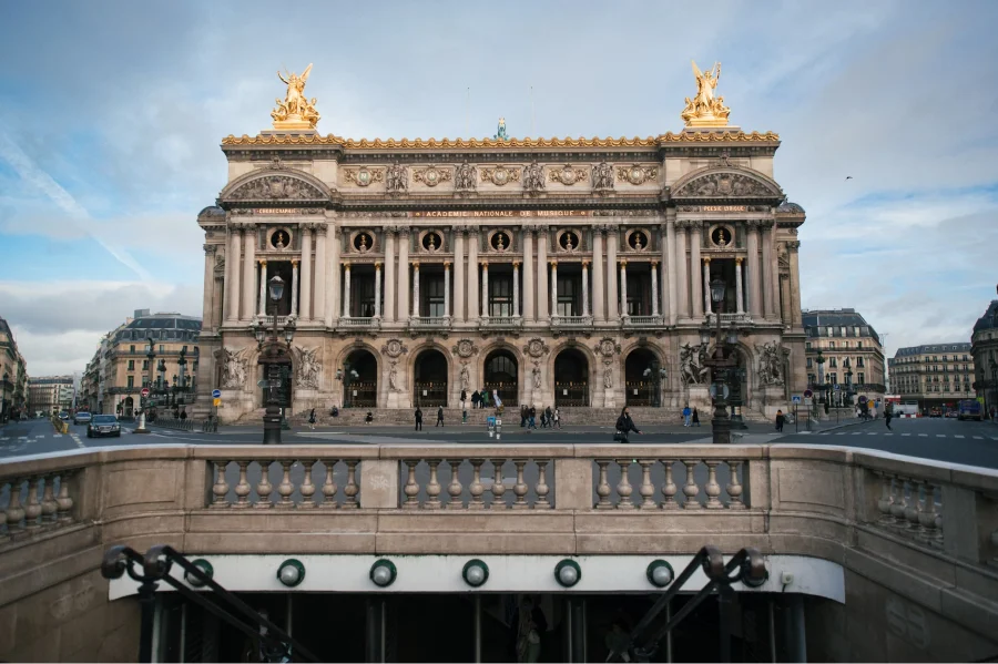 front façade of the opera garnier