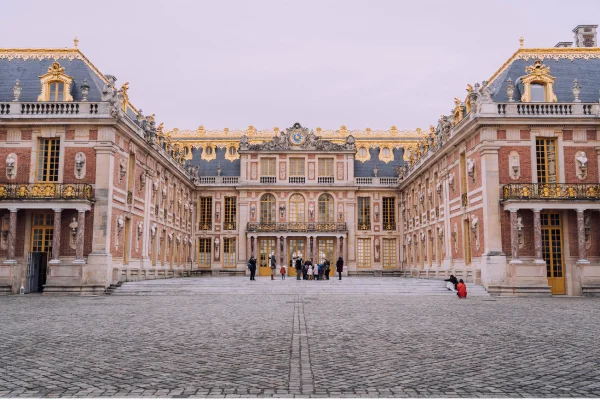 versailles palace main entrance